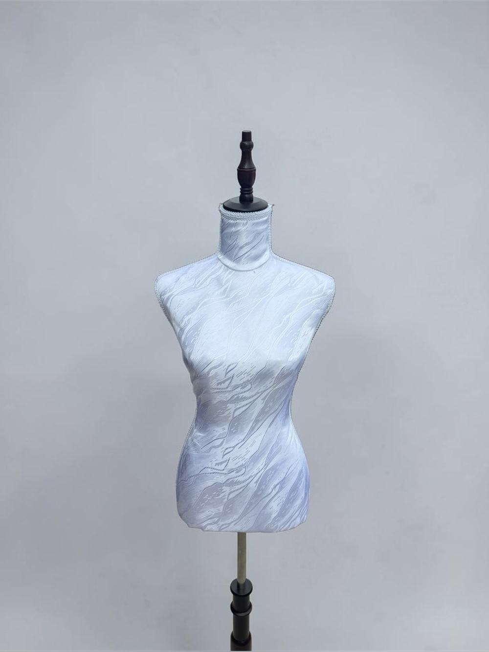 KTMANEQ Female Dress Form Mannequin One Size White and Black